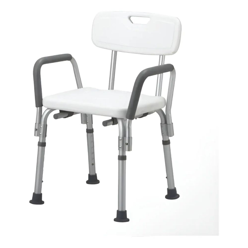 Silla de ducha con respaldo y apoya brazos, asiento acolchado blanco y estructura gris