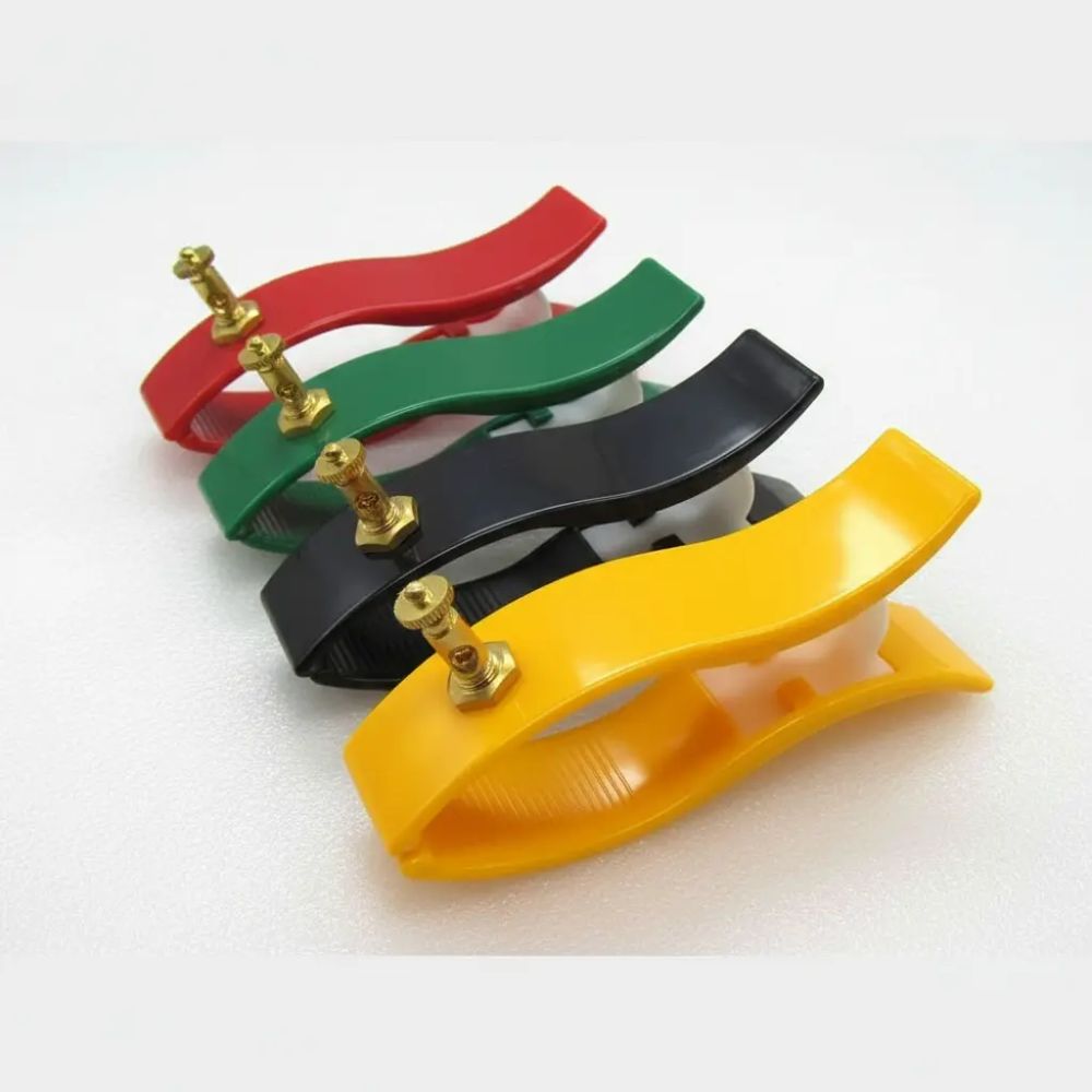 Cardioclip set x4: red, green, black and yellow clips with brass pins