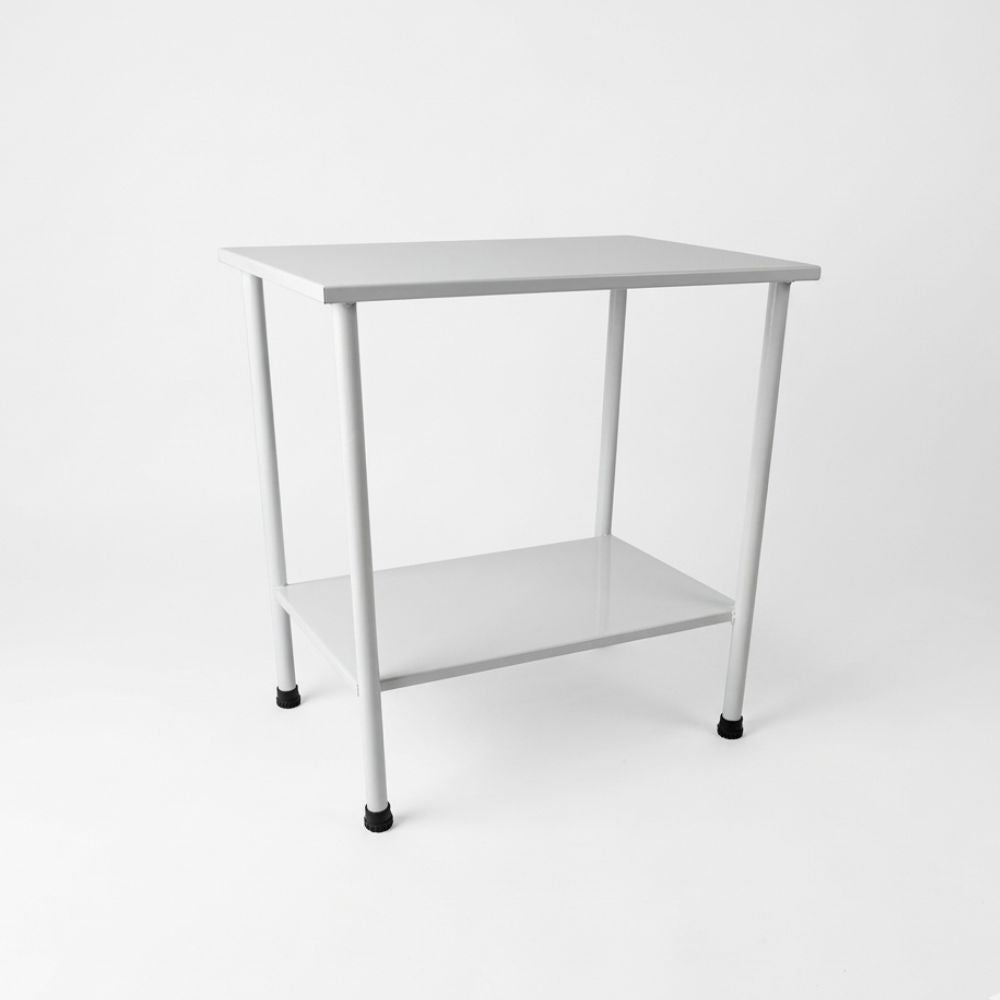 Mesa porta balanza 60x40 cm blanca con repisa inferior y 4 patas