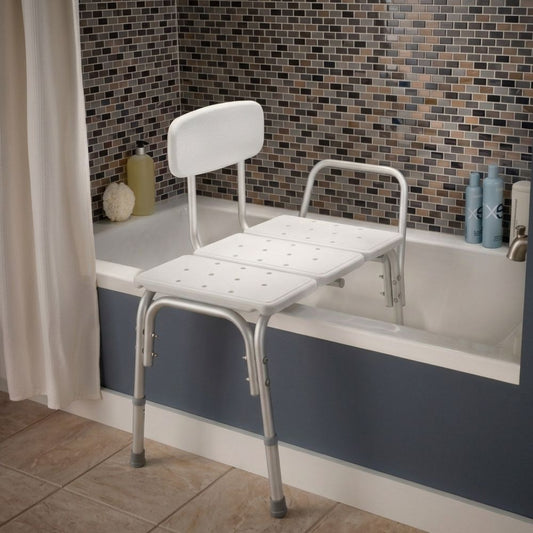 Banqueta de transferencia blanca con respaldo abatible, asiento con perforaciones y patas