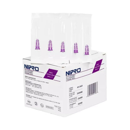 Agujas hipodérmicas con puntas metálicas y tapas moradas en estuche Nipro