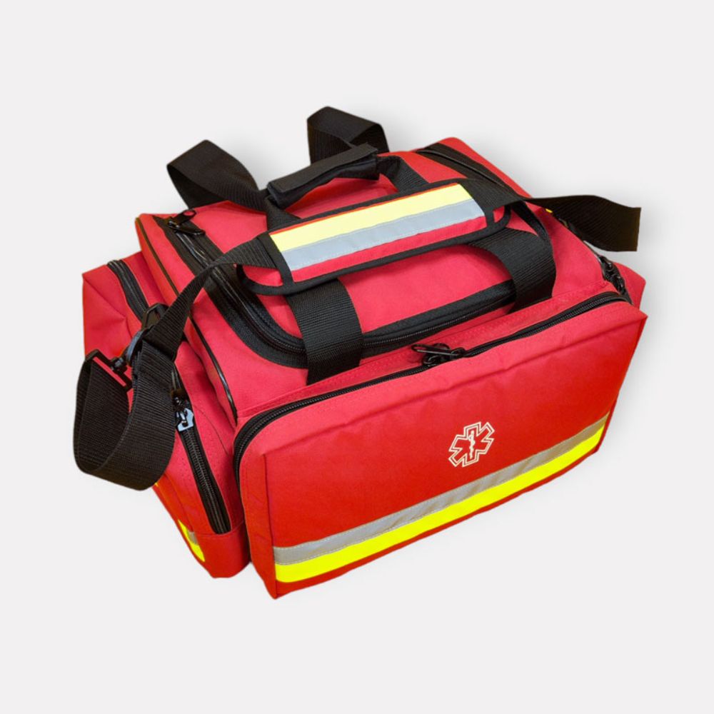 Bolso paramédico rojo con cremallera frontal, franja reflectante y símbolo de primeros auxilios