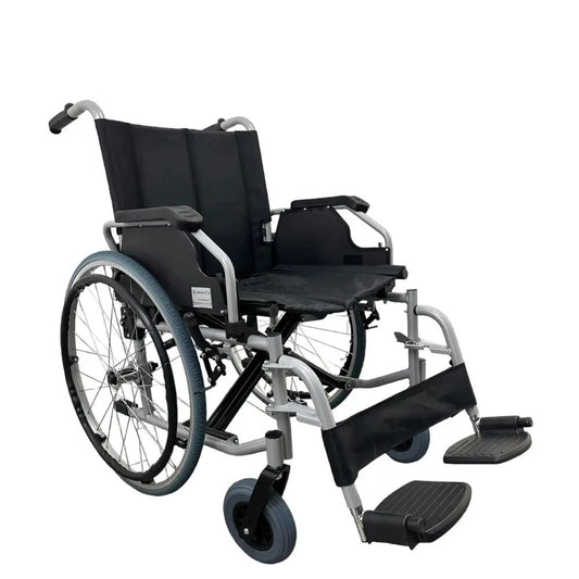 Silla de ruedas bariátrica 125 kg New con tapizado negro y reposapiés abatibles