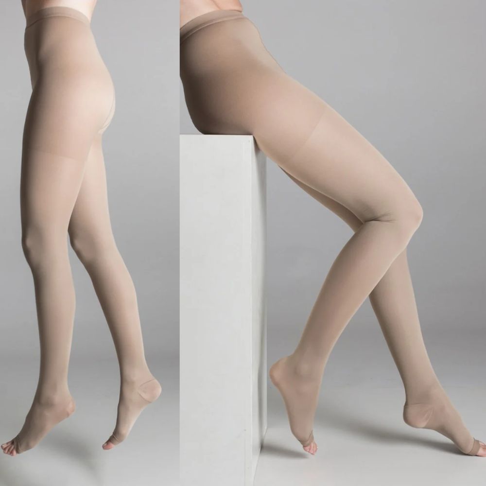 Panty de compresión con punta abierta, color beige/crema, vista lateral