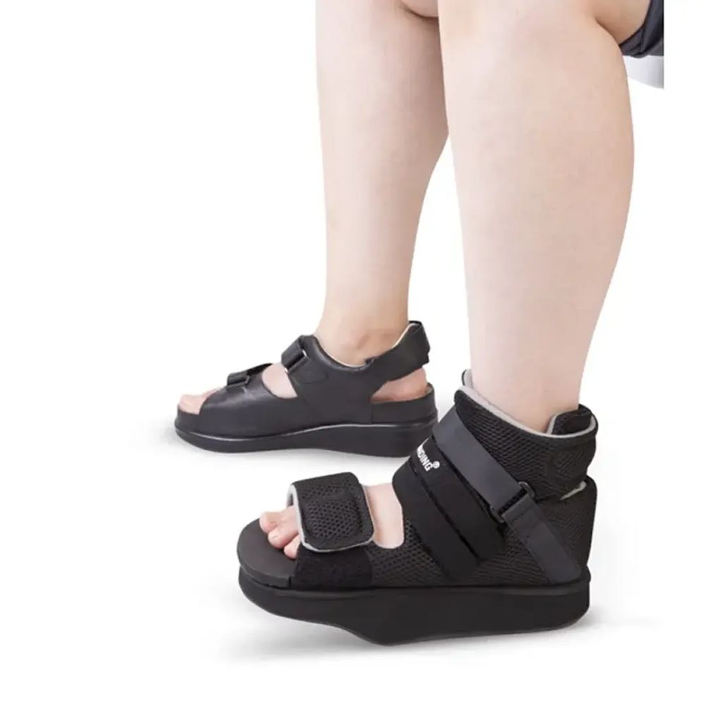 Zapato MI-18 con antepie abierto y dos correas ajustables, negro