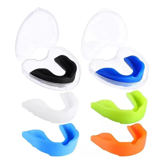 Protector bucal deportivo con estuche blanco y férulas negra, azul, verde y naranja.